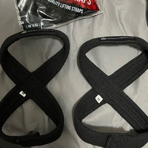 Figure 8 lifting straps by gym reapers